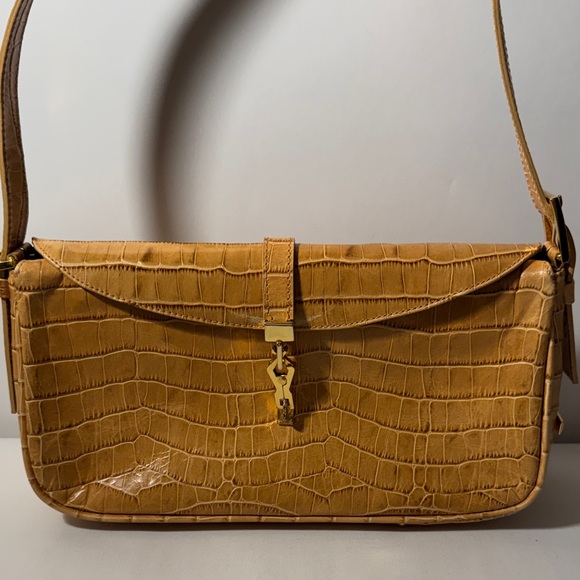 Puntotres Elegant Tan Crocodile Embossed Genuine Leather Shoulder Bag - Picture 3 of 13